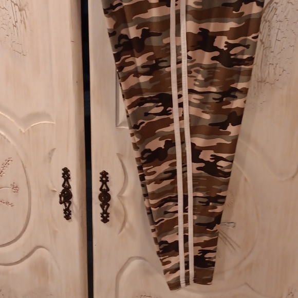 Camouflage Leggings - Picture 6 of 6
